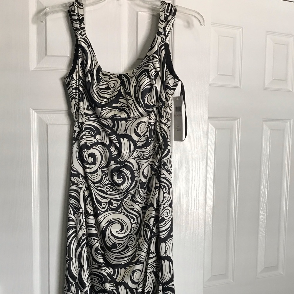 Maggy London dress size 6, black white